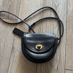 COACH Vintage Mini Belt Bag Crossbody 9826 Black Leather Brass Turnlock